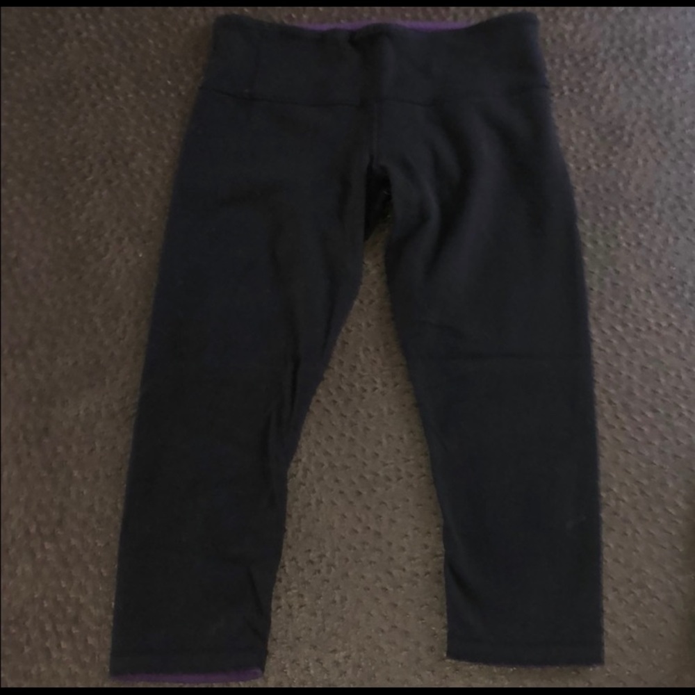 Lululemon reversible crops- size 8